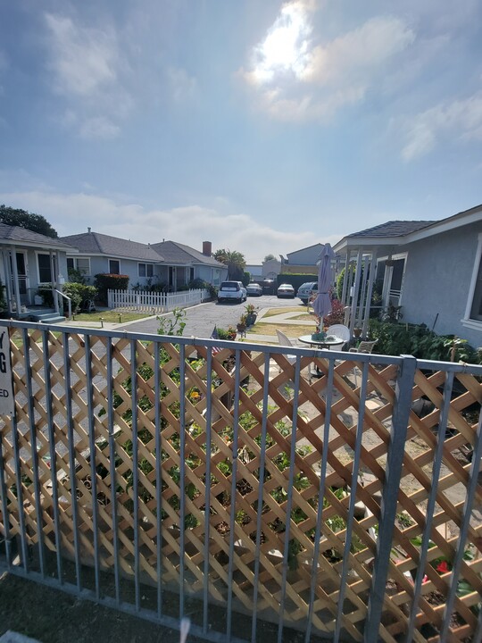 25626 Lucille Ave in Lomita, CA - Building Photo