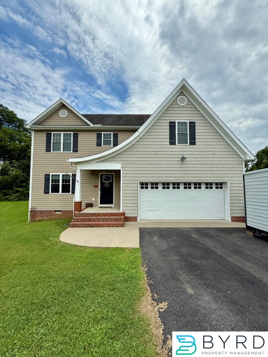 1013 Sycamore Crest Dr in Henrico, VA - Building Photo