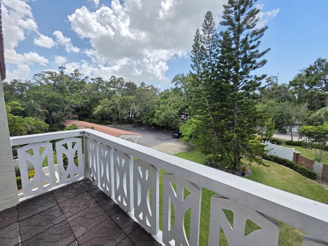 1012 Pearce Dr in Clearwater, FL - Building Photo - Building Photo