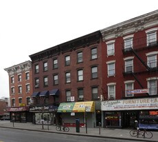 160 Graham Ave in Brooklyn, NY - Building Photo