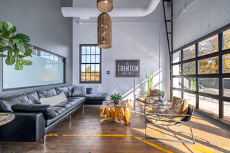 Trenton Mill Lofts in Gastonia, NC - Foto de edificio - Building Photo