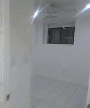 10 Weston Ave in Quincy, MA - Foto de edificio - Building Photo