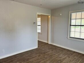 202 FM 367 in Iowa Park, TX - Building Photo - Building Photo