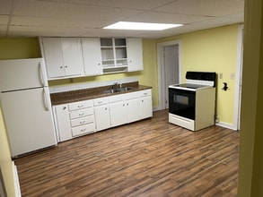 1 Pomfret Rd in Brooklyn, CT - Building Photo - Building Photo