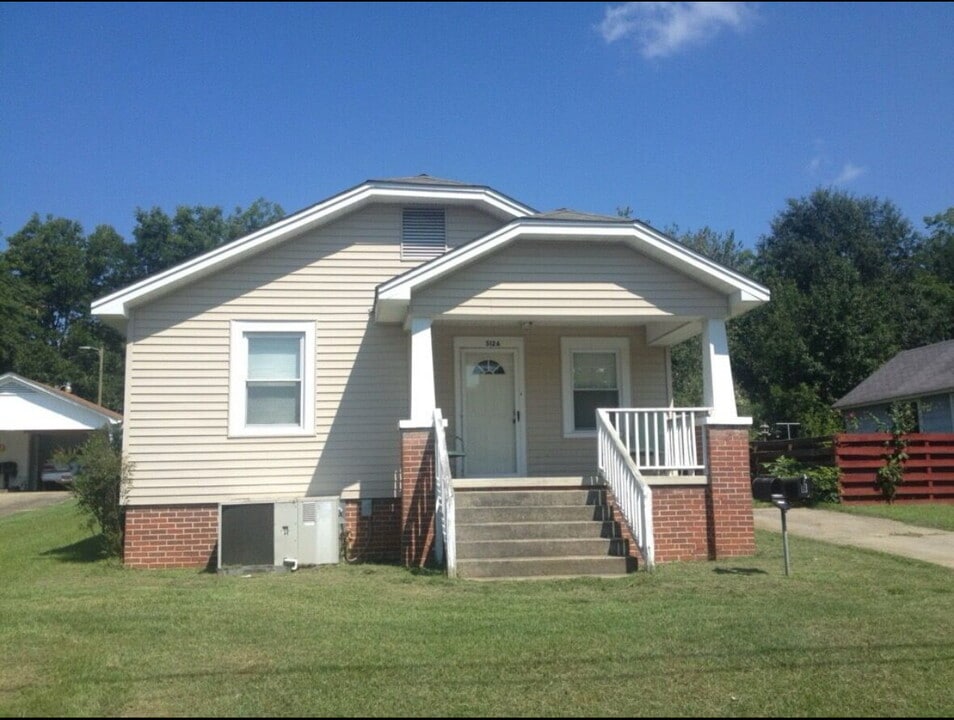 512 Johnson St in Pickens, SC - Building Photo