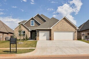 14720 Avignon Ln in Yukon, OK - Building Photo