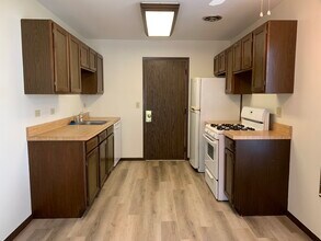 1068 Glouchester Harbor in Schaumburg, IL - Building Photo - Building Photo