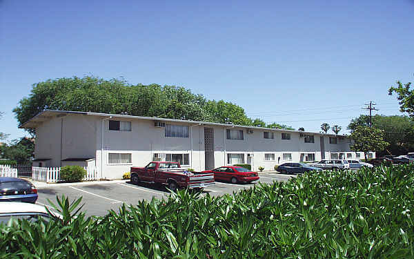 Laurel Village Apartments in North Highlands, CA - Building Photo - Building Photo