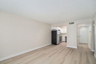 Lynwood Knolls in Vacaville, CA - Building Photo - Building Photo