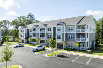 Langley Pointe in West Columbia, SC - Foto de edificio - Building Photo