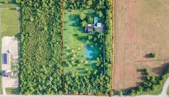 2811 County Rd 64 in Rosharon, TX - Building Photo