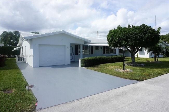 708 SW 24th St