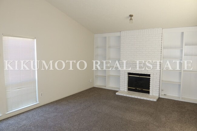 400 Pimentel Way in Sacramento, CA - Building Photo - Building Photo