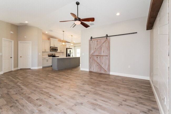 4212 1st Ave NE in Bradenton, FL - Building Photo - Building Photo