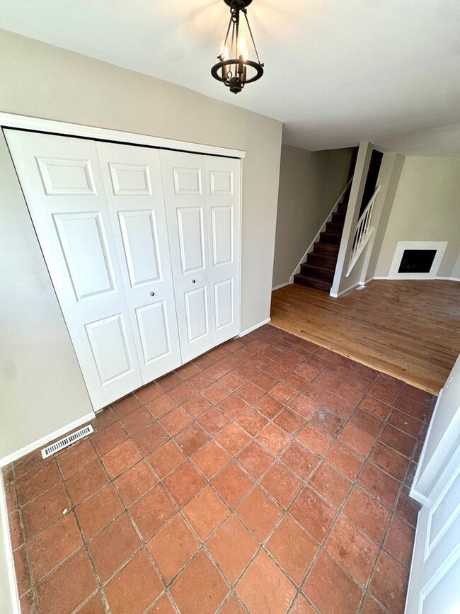 property at 1706 Saratoga Ct