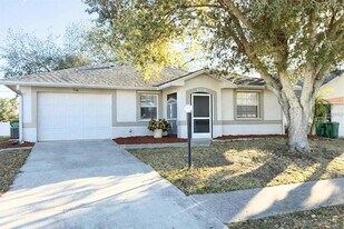 504 Rose Apple Cir in Port Charlotte, FL - Building Photo