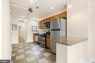 1542 Passyunk Ave in Philadelphia, PA - Building Photo - Building Photo