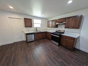 421 Pine St in Sterling, CO - Building Photo - Building Photo