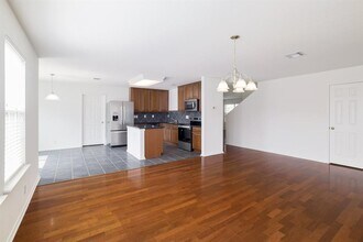 196 Cazador Dr in San Marcos, TX - Foto de edificio - Building Photo