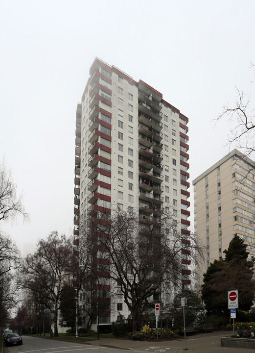 Surfcrest in Vancouver, BC - Building Photo