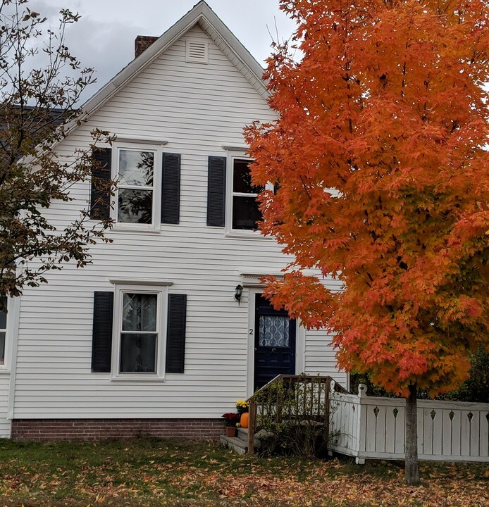 313 River Rd, Unit 2 in Orrington, ME - Building Photo