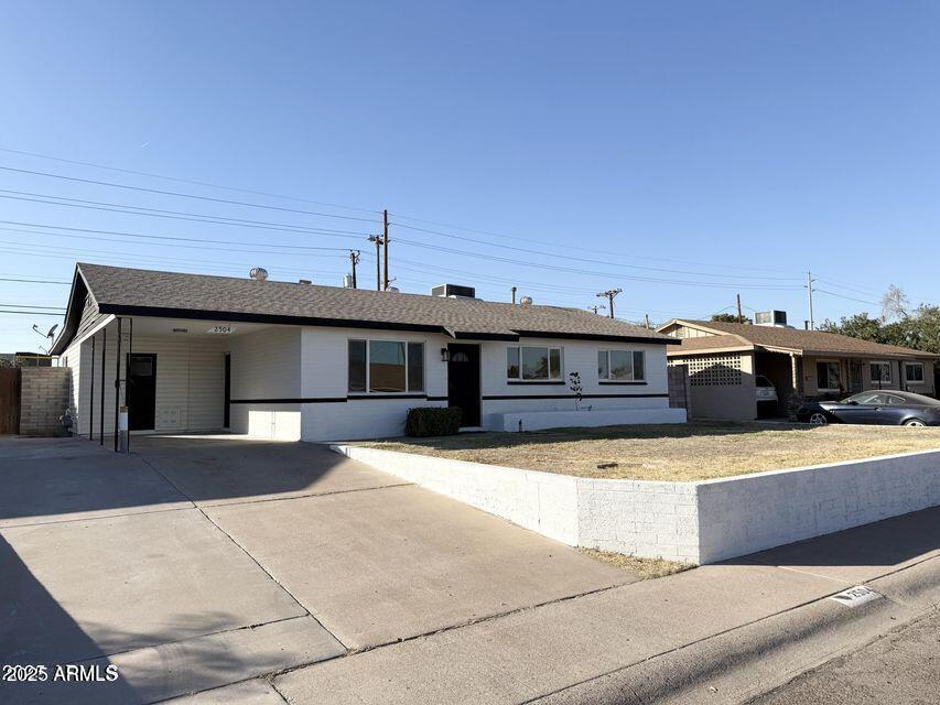 2504 N Papago Dr in Tempe, AZ - Building Photo