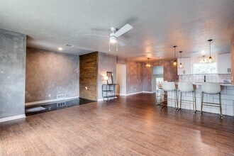 2031 Brookhaven Dr in Dallas, TX - Building Photo - Building Photo