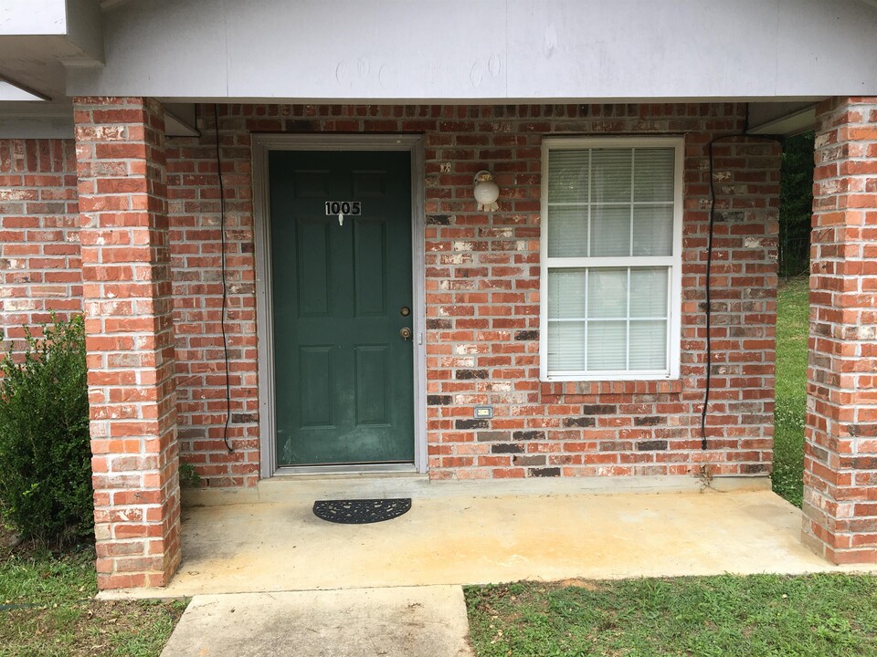 1005 Saratoga St in Ruston, LA - Building Photo