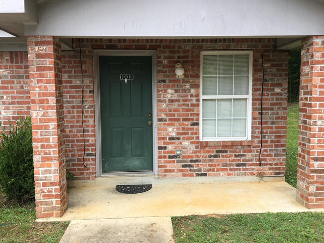 property at 1005 Saratoga St