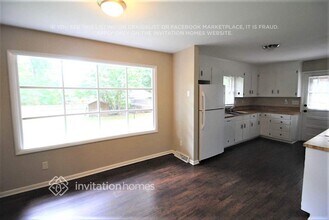 1447 McIlroy Rd in Charlotte, NC - Foto de edificio - Building Photo