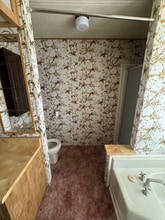 2040 Devlin Ave in Kingman, AZ - Foto de edificio - Building Photo