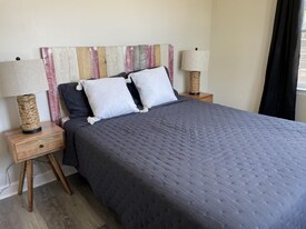 117 Nippersink Blvd in Fox Lake, IL - Building Photo