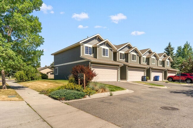 property at 4006 Broadwater Ct