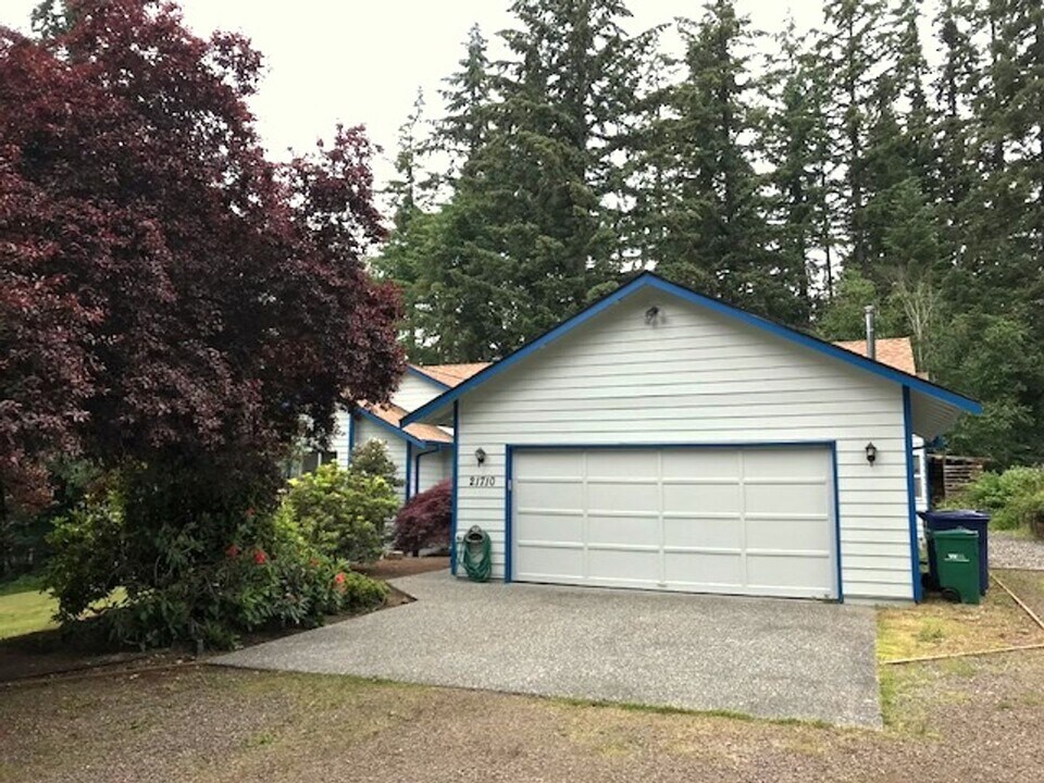 21710 NE 156th St in Woodinville, WA - Building Photo