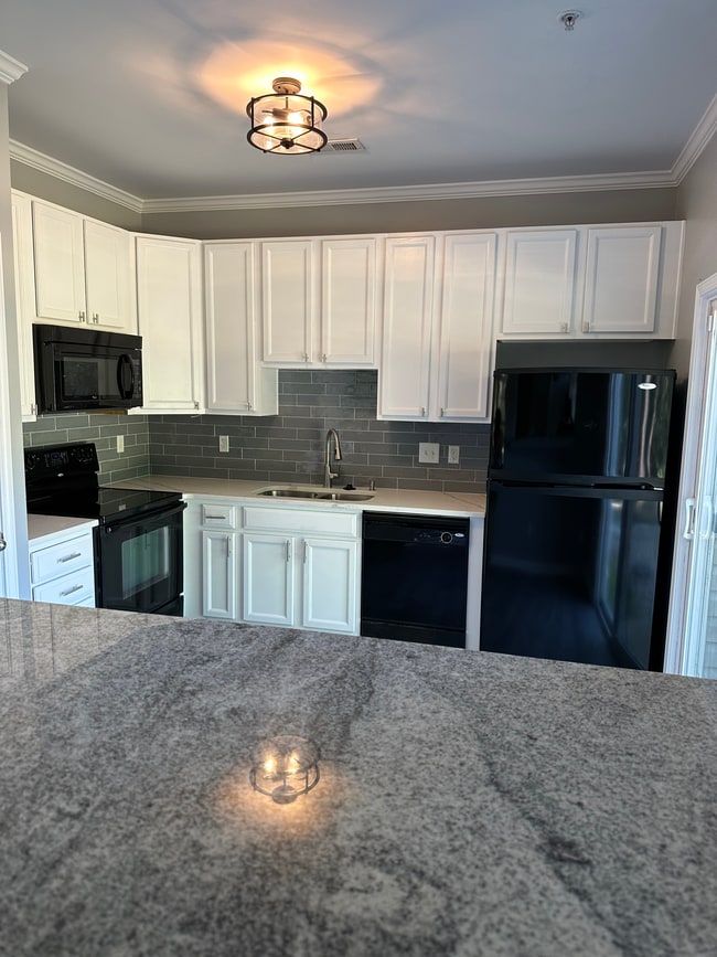 2230 Valley Edge Dr, Unit 101 in Raleigh, NC - Foto de edificio - Building Photo