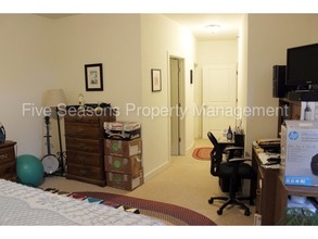 410 Farrell St-Unit -206 in South Burlington, VT - Foto de edificio - Building Photo