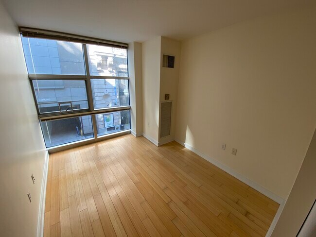 32 Boylston St, Unit 3 in Boston, MA - Building Photo - Building Photo