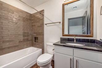 Spaghetti Works Apartments in Wichita, KS - Building Photo - Interior Photo