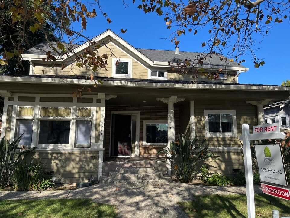 725 E Julian St in San Jose, CA - Building Photo