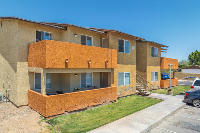 Casa De Roman Apartments in Somerton, AZ - Building Photo - Building Photo