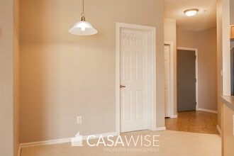 226-226 Macewan Rd in Edmonton, AB - Building Photo - Building Photo