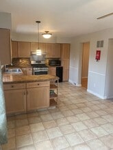 1424 Boxwood Dr in Gloucester Township, NJ - Building Photo - Building Photo