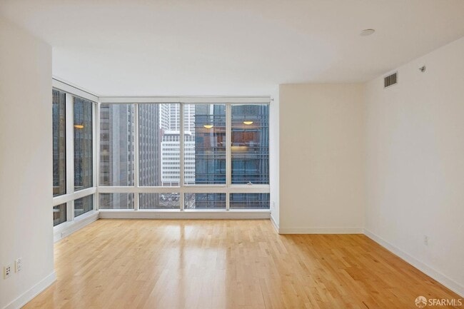 301 Mission St, Unit 14D in San Francisco, CA - Foto de edificio - Building Photo