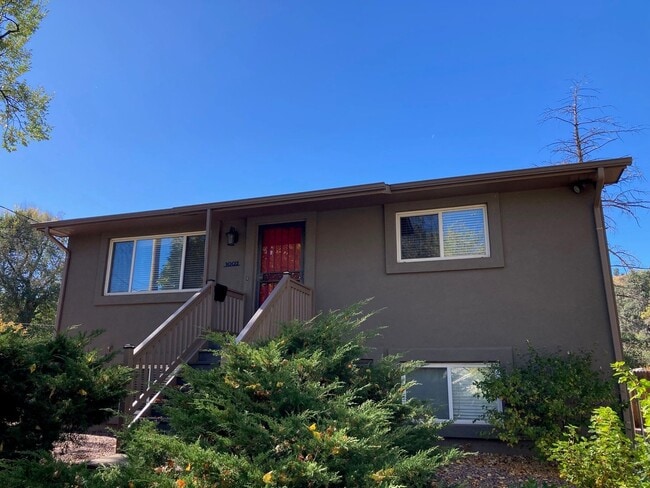 1002 N Walnut St in Colorado Springs, CO - Building Photo - Building Photo