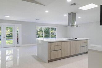 5740 36th Pl in Vero Beach, FL - Building Photo - Building Photo
