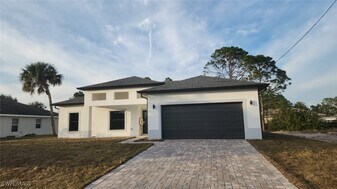 2810-2844 44th St SW in Lehigh Acres, FL - Building Photo