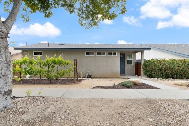 1572 Coolcrest Ave, Unit 7221 in Upland, CA - Building Photo - Building Photo