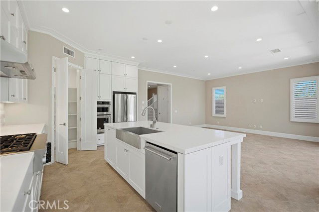 100 Viano in Irvine, CA - Building Photo - Building Photo