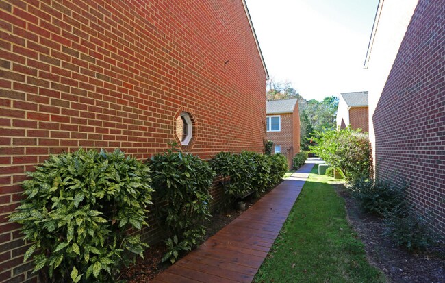 919A Lakeview Ave in Colonial Heights, VA - Building Photo - Building Photo