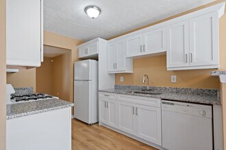 7253 Crestside Dr in Austell, GA - Building Photo - Building Photo